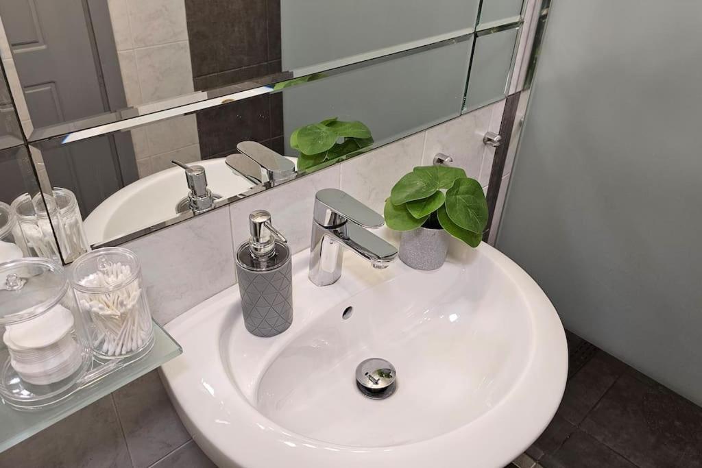 Artistico Two-Bedroom Apartment In Kolonaki Athen Exterior foto